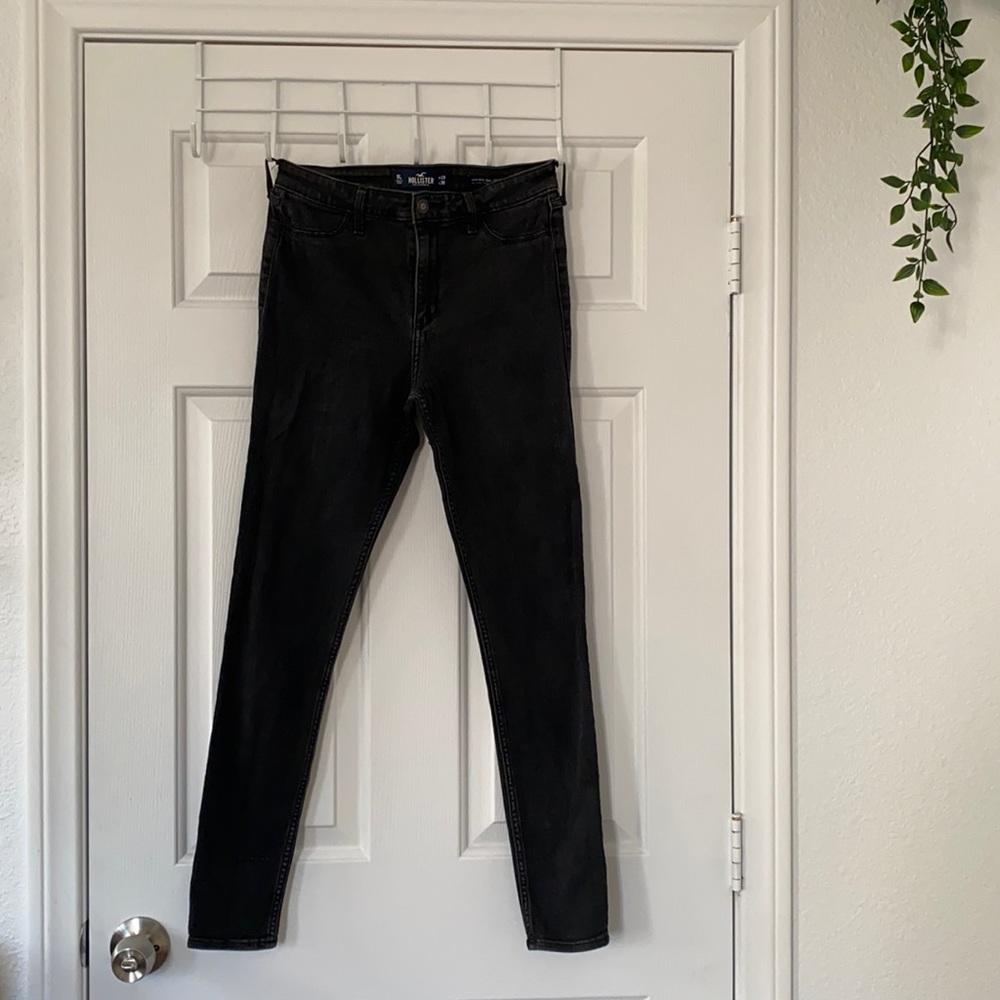 Woman’s Hollister Jeans size 9L W29 L30